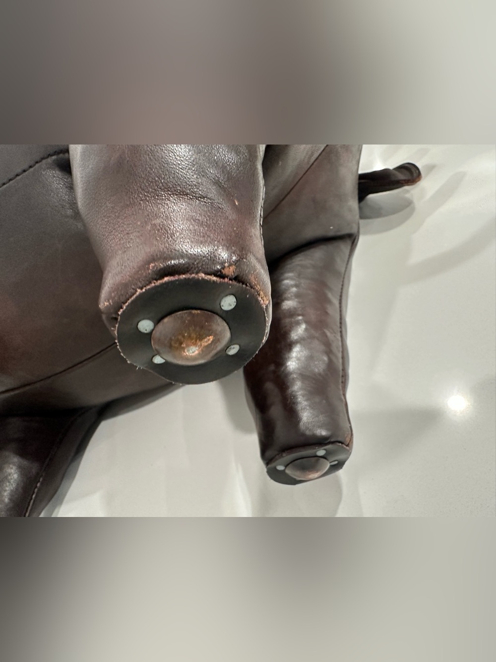 Omersa Standard Leather Brown Elephant
Home Accent H: 51cm, L: 52cm, W: 23cm - Picture 12 of 16